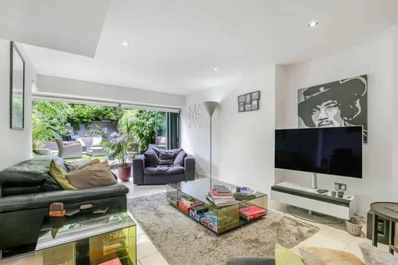5 Bedroom Victorian Terrace House For Sale