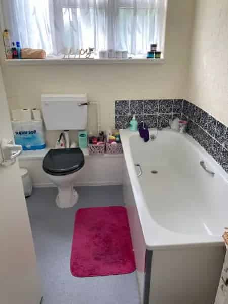2 Bed Ground Floor Flat Off Street Parking Communal Garden