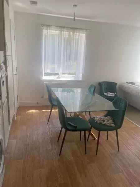 Flat For Rent in Hastings, England