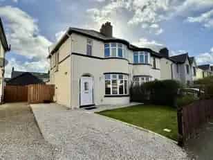 3 Bed Semi Detached House Grand Parade