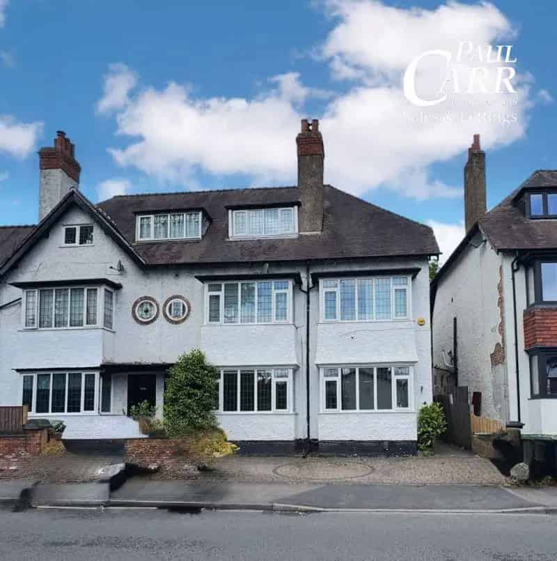 2 Bedroom Maisonette For Sale Near Train Station