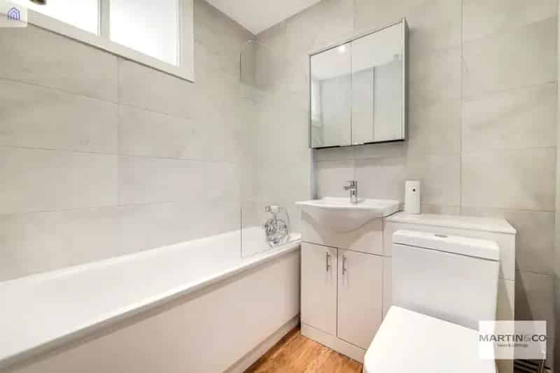 2 bedroom Flat
 To Rent