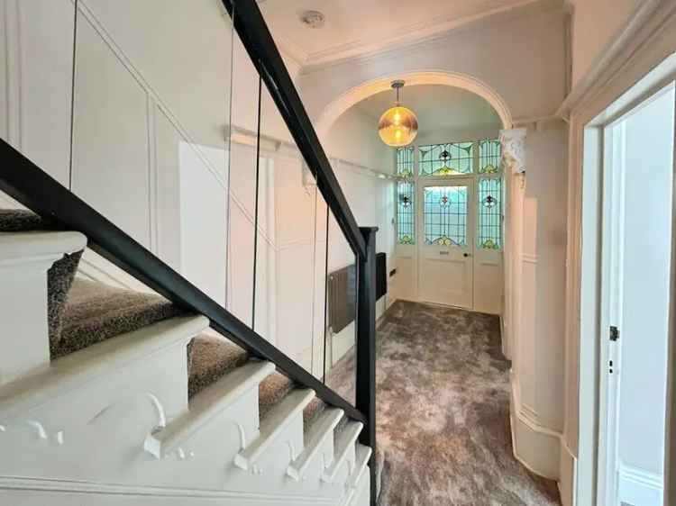 5 Bedroom Semi Detached House South Yorkshire