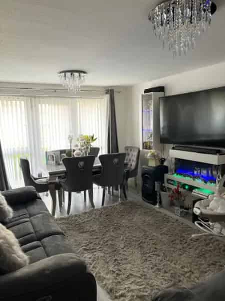 3 Double Bed House 3 Floors Near Transport Shops