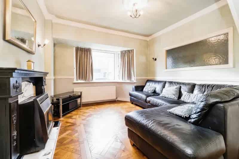 3 Bed End Terrace House Near Brampton Manor Schools