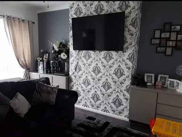 2 Bedroom Mid Terrace House