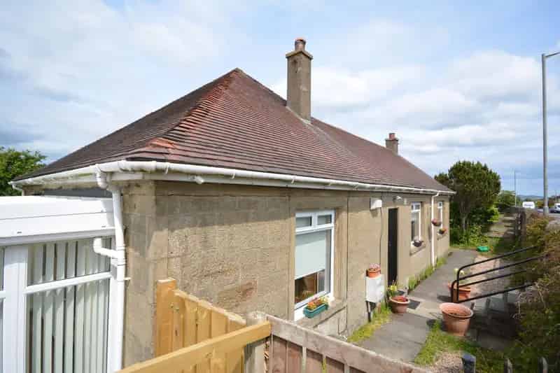 Extended Sandstone Lodge House Brightons 3 Beds Conservatory Garden Parking
