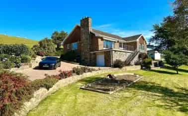 Spacious Detached Bungalow with Stunning Views and Development Potential