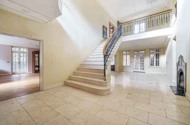 5 Bedroom Detached house