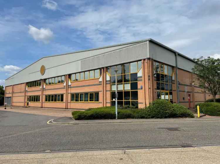 Industrial Unit Arena Estate - Refurbished Warehouse