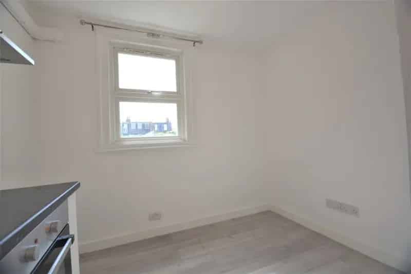 Flat To Rent Available 21072025