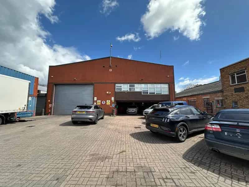 10292 sq ft Industrial Unit To Let Poyle Heathrow