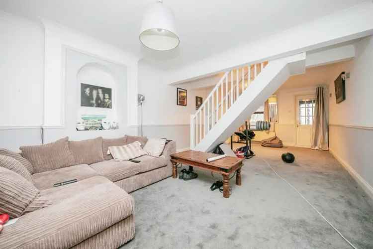 3 Bed Semi Detached House Large Garden Parking