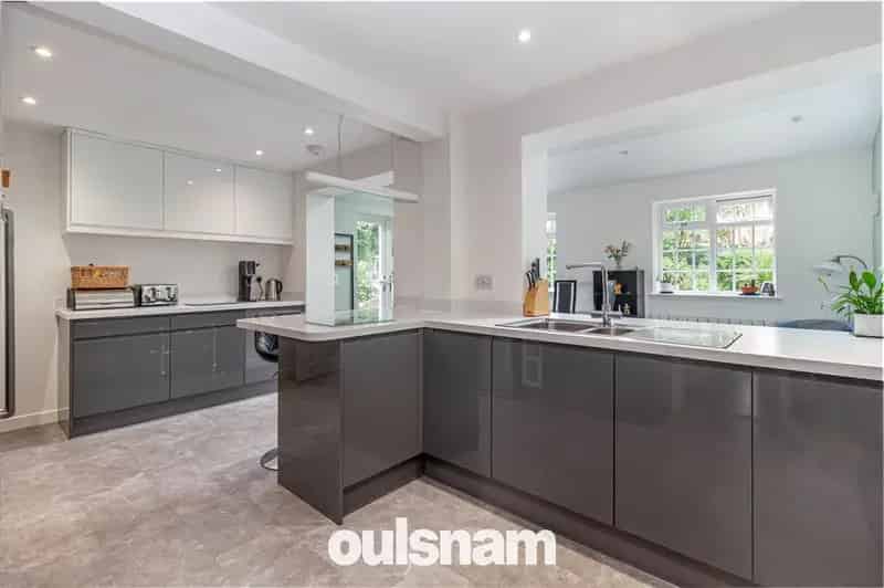 5 Bedroom Detached House for Sale in Northfield Birmingham
