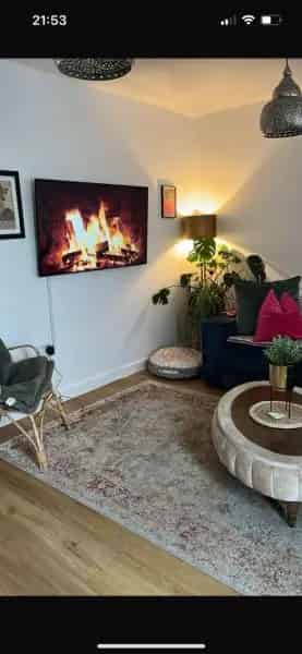 Beautiful New Build House Near London Tube