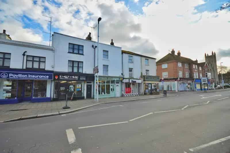Three Bedroom Seafront Maisonette Worthing Refurbishment Investment