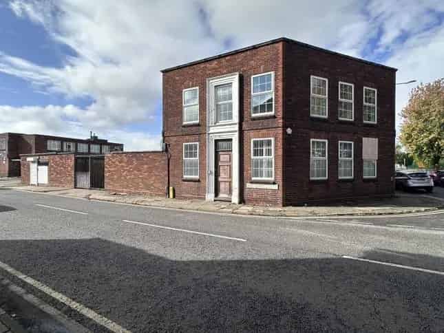 Two Story Office Building with Annex - 2237 sq ft