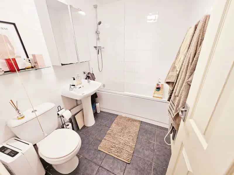 2 Bedroom Apartment House to Rent