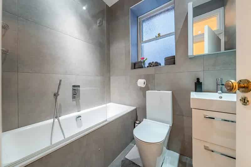 2 Bedroom Flat for Sale in Maida Vale