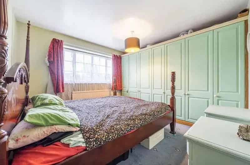 4 Bed Detached House for Sale Near Earley Train Station