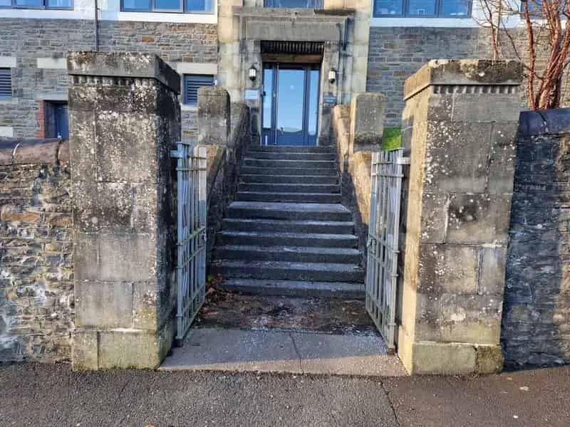 1 Bedroom Apartment Near Transport Links and Amenities