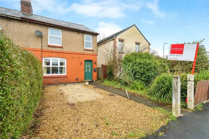 Three-Bedroom Semi-Detached House Newton Le Willows