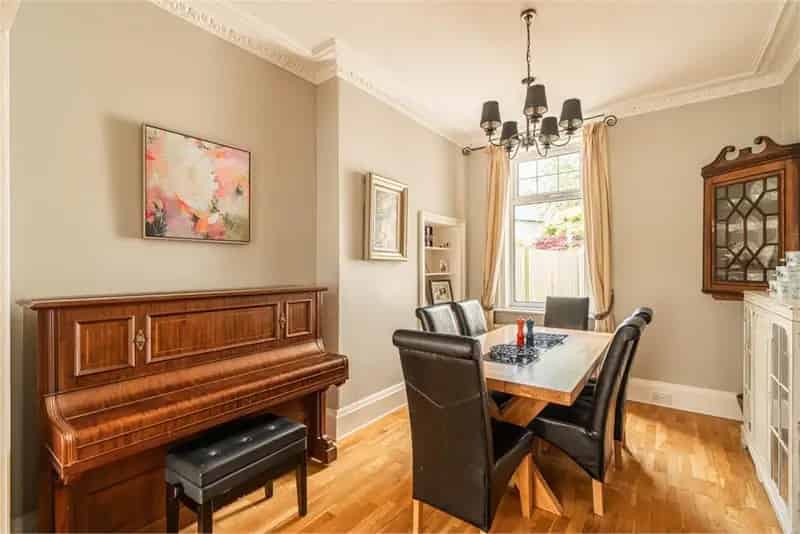 4 Bed House - Terraced with 2 Reception Rooms in Juniper Green