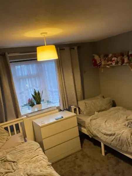 Large 2-Bed Council Flat Near Romford
