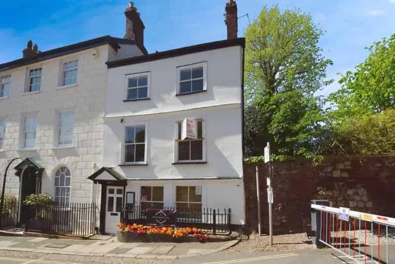 3 Bedroom End of Terrace House with Planning Permission