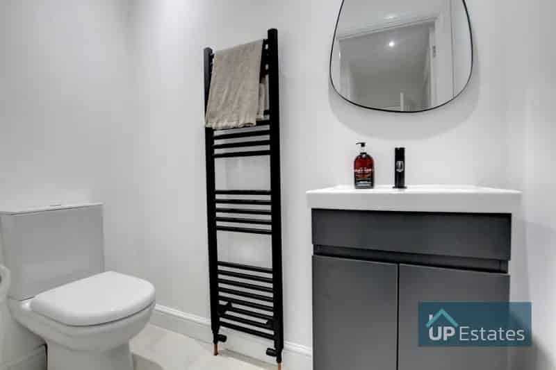 2 Bedroom End of Terrace House to Rent