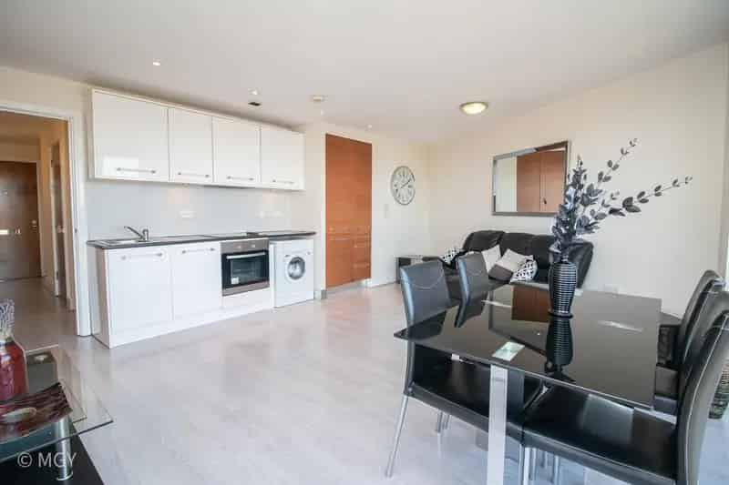 1 Bedroom Apartment Cardiff Bay Water Views