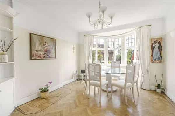 Five Bedroom House for Sale in Brim Hill London N2 0EZ