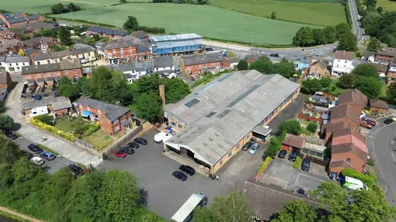 Warehouse To Let Steel Frame Construction Brick Elevations Secure Yard