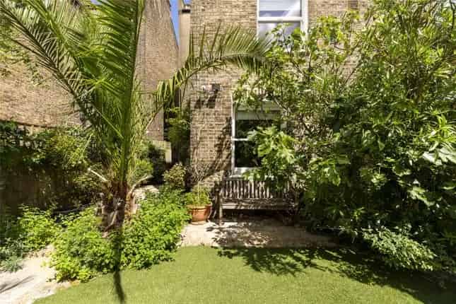 3 Floor Family Home with Garden and Studio Queen's Park