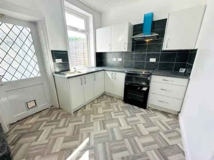 2 Bedroom Terraced House Halliwell Bolton Homeowner Guarantor Required