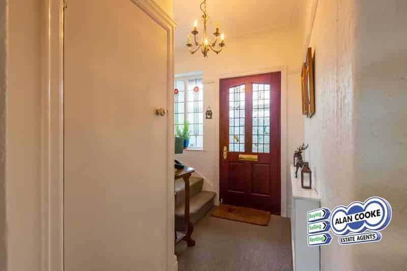 3 Bedroom Semi Detached House to Rent No Chain New Price