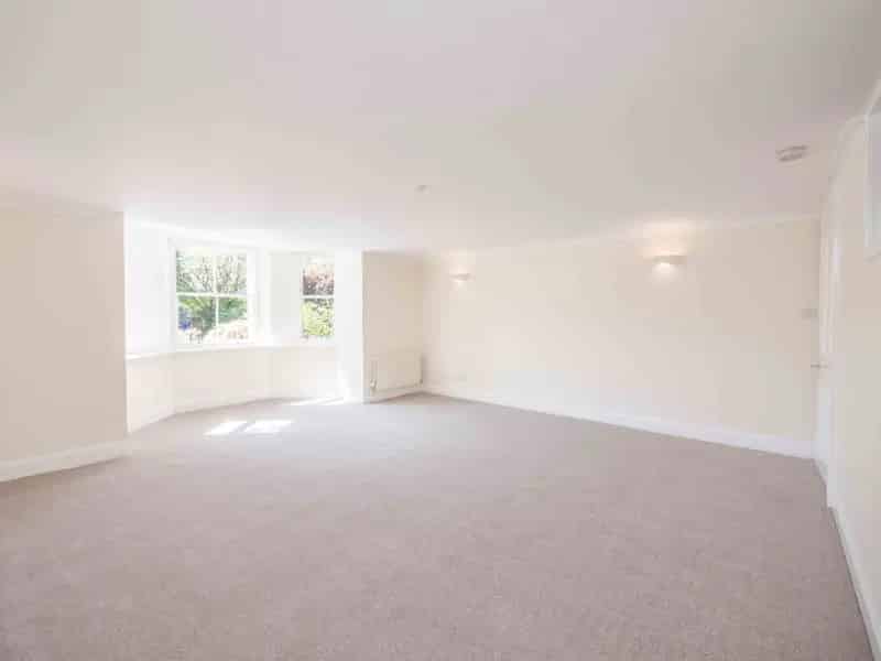 3 Bedroom Flat House to Rent