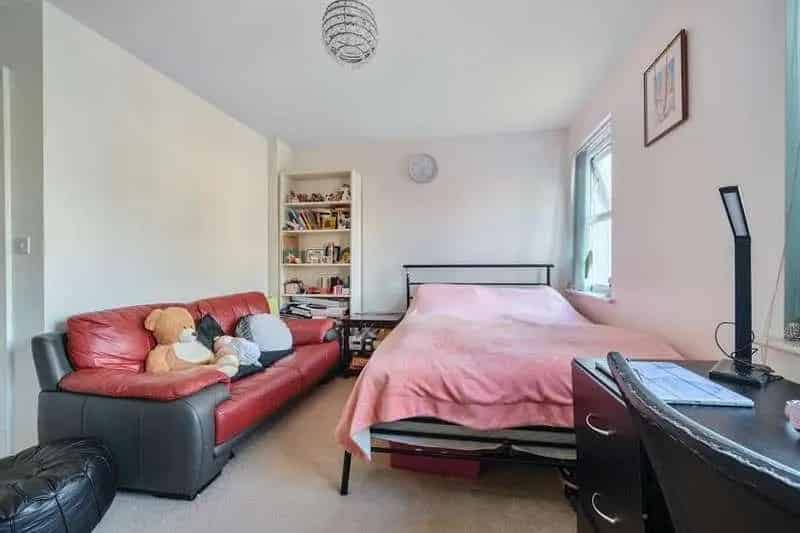 4 Bedroom House for Sale Near Reading Town Centre