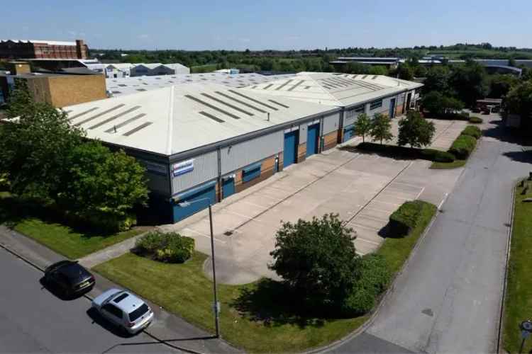 Modern Detached Warehouse with High Eaves and Ample Parking
