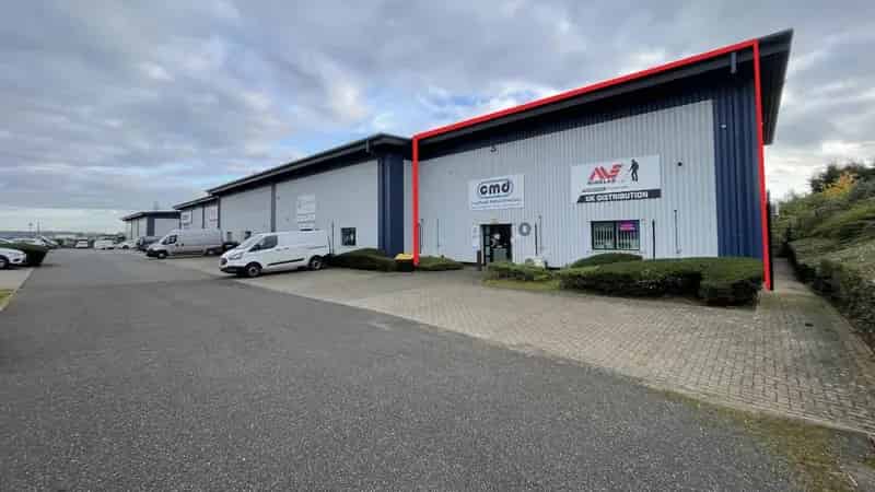Warehouse To Let Steel Portal Frame 7m Height Secure Yard