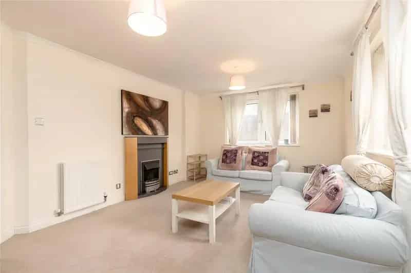 2 Bedroom Apartment for Sale in Pilrig Heights