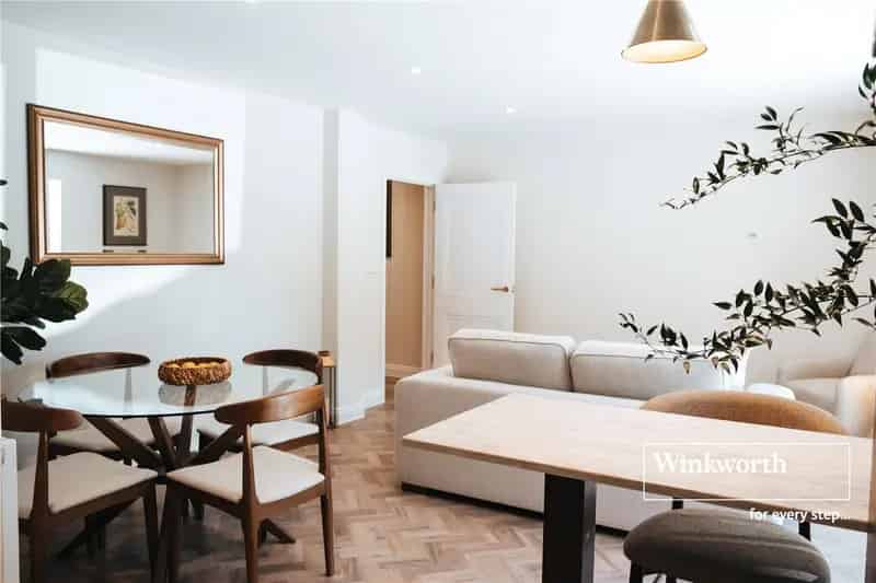2 Bedroom Apartment West Moors Chain Free
