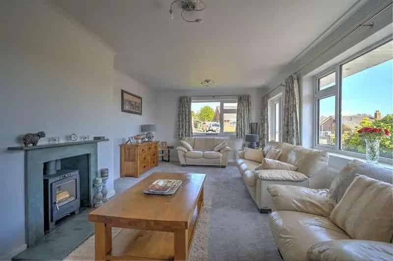 3 bed house for sale