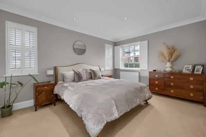 3 Bedroom Grade II Listed House Near Farnham Station