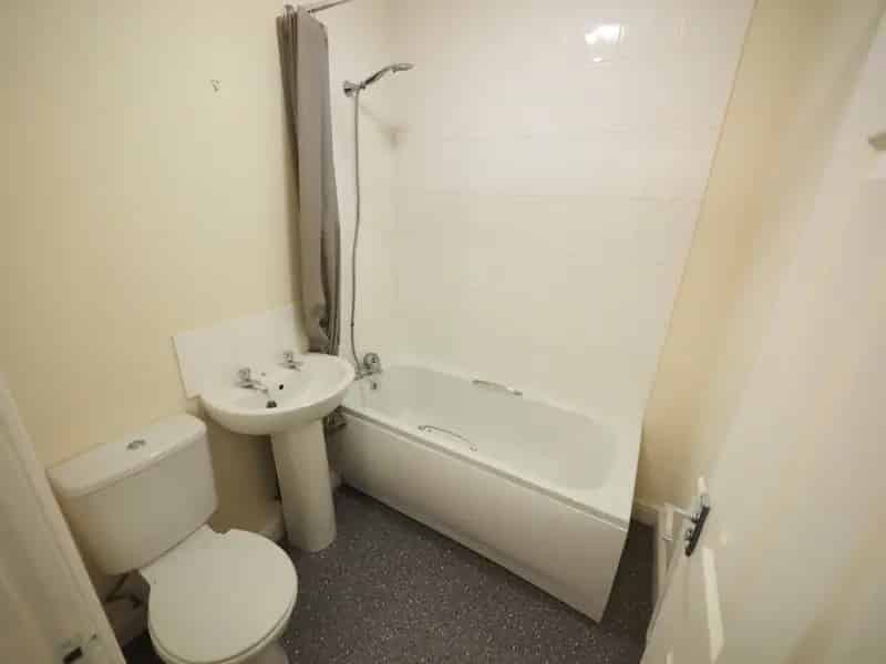 2 bedroom Flat
 To Rent