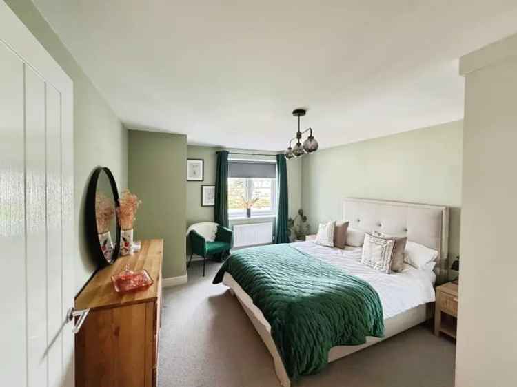 2 Bedroom 2 Bathroom Flat with Balcony Zero Deposit Available