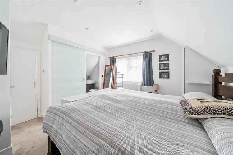 3 Bedroom Detached House for Sale in Village Centre