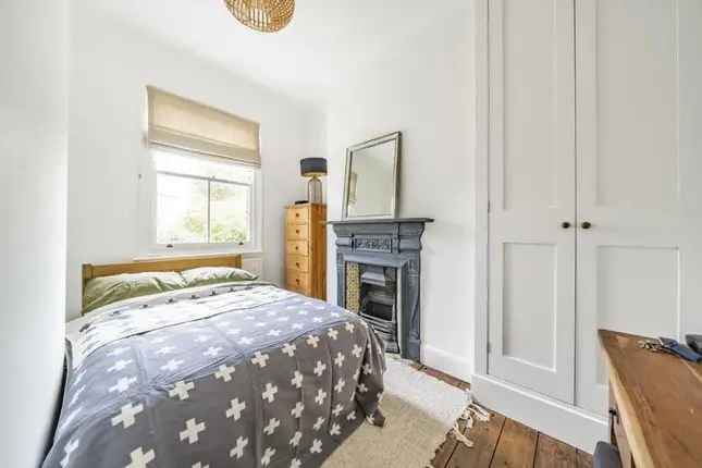 Terraced house to rent in Shenley Road, London SE5