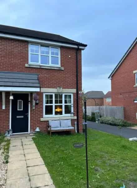 Spacious 2 Bedroom House Near Blackpool