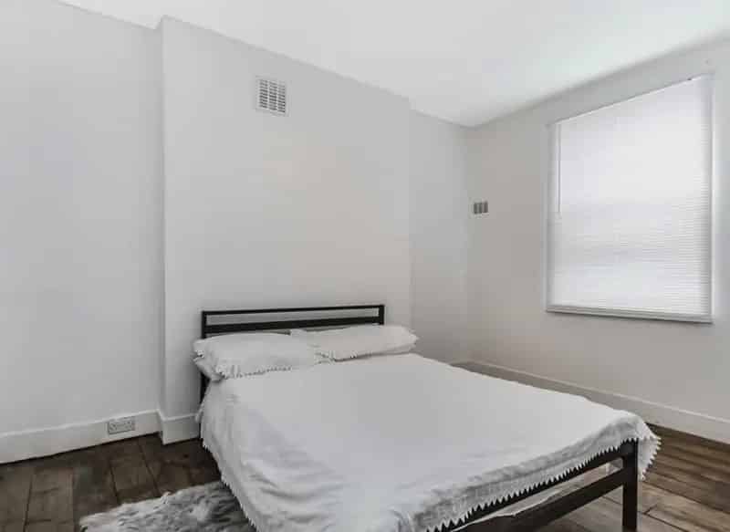 Spacious 1-Bedroom Apartment in Period Conversion